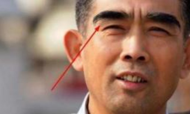 Tổ tiên nói: 'Lông mày dài hơn vạn thạch lương, giàu sang trường thọ khó ai bằng', nghĩa là gì?