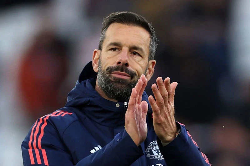 Ruud van Nistelrooy là ứng cử viên sáng giá nhất.