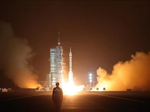 Trung Quốc phóng thành công tàu vũ trụ Thần Châu-19, đưa 3 phi hành gia lên Trạm Thiên Cung