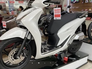 Giá xe máy Honda cuối tháng 10/2024 giảm 'thủng đáy': SH, Air Blade dưới đề xuất, Vision cực rẻ