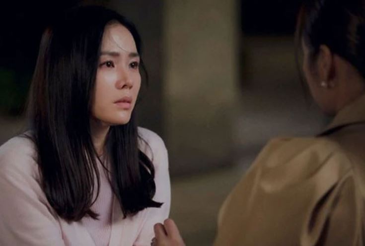 Giận run khi thấy chiếc váy con gái bị mẹ chồng đem làm giẻ lau chân