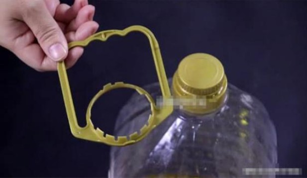 Đừng vội vứt tay cầm chai dầu ăn đi, có rất nhiều công dụng tuyệt vời, giải quyết được nhiều rắc rối trong cuộc sống