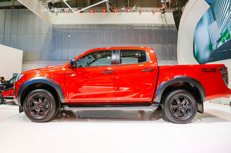 Chi tiết đối thủ của Ford Ranger vừa ra mắt tại Việt Nam: Thiết kế hầm hố, động cơ tăng áp, giá từ 650 triệu đồng