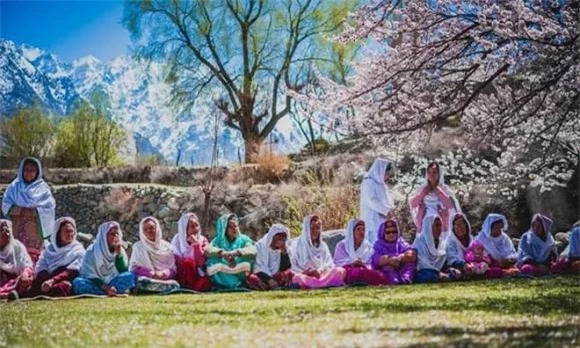 bộ tộc Hunza, phụ nữ Hunza sinh con dù ngoài 60 tuổi, người Hunza sống thọ đến 160 tuổi , người Burusho