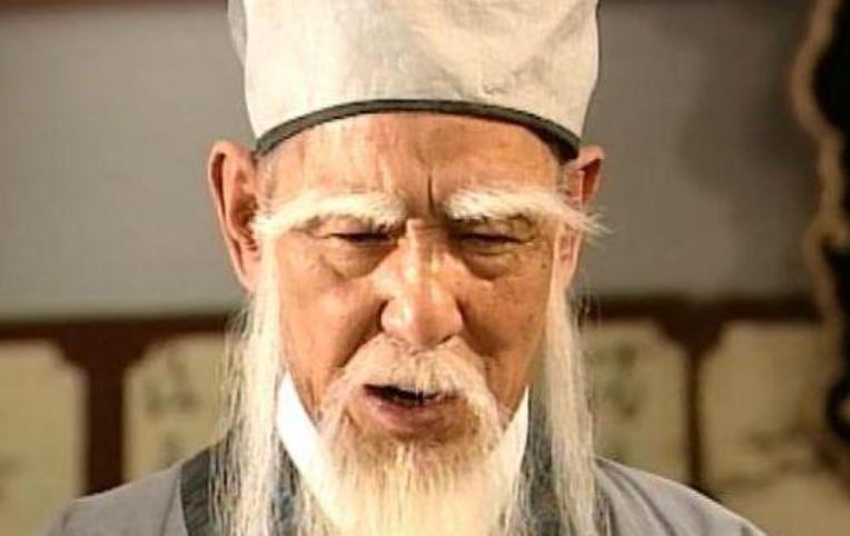 Vô Danh Thần Tăng ngưỡng mộ cao thủ có võ công hàng đầu này nhưng Kim Dung đã cố tình "giết" ông ta