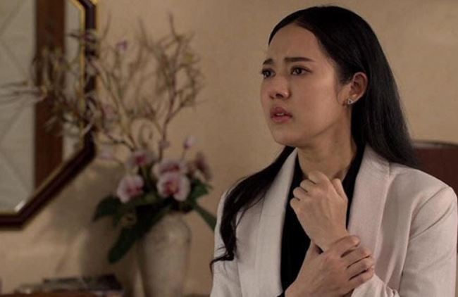 Mẹ chồng trao của hồi môn cho vợ cũ của chồng trong ngày giỗ khiến tôi sững sờ