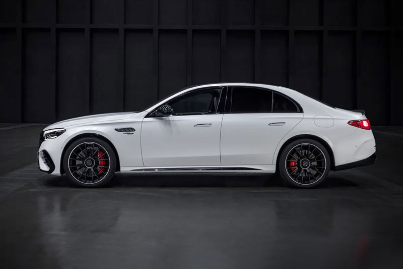 Mercedes-AMG E 53 Hybrid 2025 với công suất 604 mã lực, giá hơn 2,2 tỷ đồng