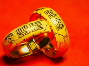 Vì sao có quan niệm vàng là vật phẩm không thể thiếu trong đám cưới, càng đeo nhiều, cô dâu càng hạnh phúc?