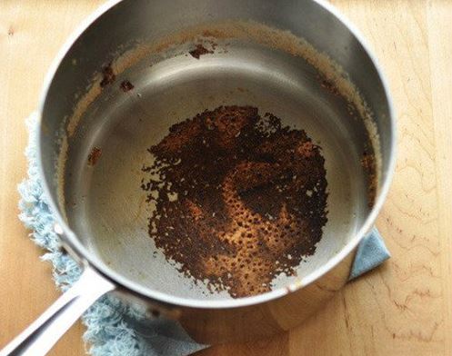 Mẹo cực hay rửa sạch xoong nồi bị cháy không cần tốn sức