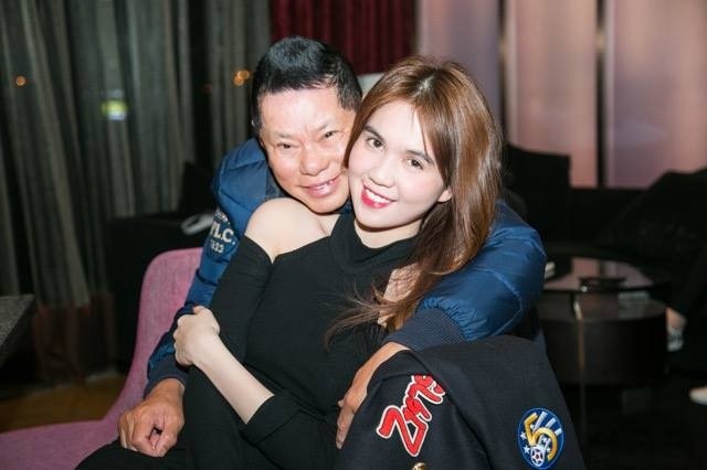 Tỷ phú Hoàng Kiều chụp cùng gái đẹp, dân mạng không ngừng nhắc tên Ngọc Trinh khiến chính chủ phản ứng cực gắt
