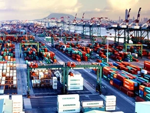 Giải pháp nào giúp doanh nghiệp logistics giảm phát thải?