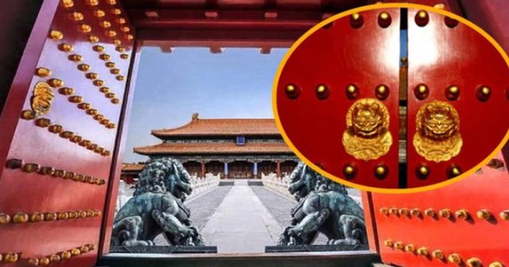 Có 81 chiếc đinh tròn vàng trên cổng Tử Cấm Thành, chúng không chỉ để trang trí mà còn rất quan trọng