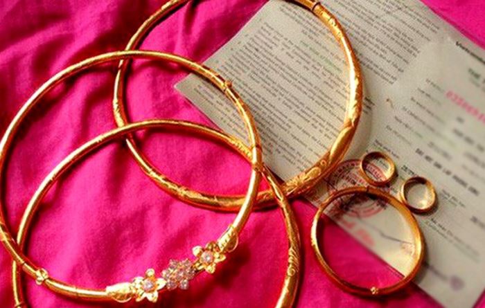 Những mặt trái của hôn nhân: câu chuyện vàng cưới và áp lực gia đình