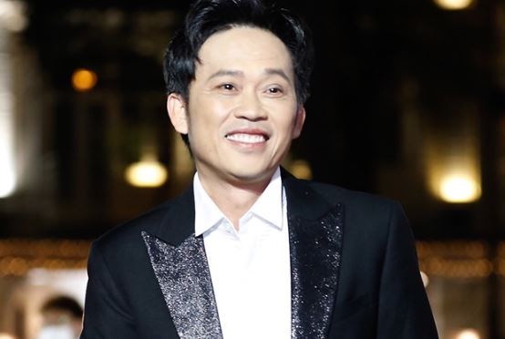 Hoài Linh để lộ mức cát xê khó tin, đàn chị tiết lộ con người thật sau ánh đèn sân khấu