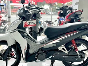 Giá xe Honda Wave RSX FI 2024 tháng 11/2024 đã 'chạm đáy', lấn át Wave Alpha và Future vì quá rẻ