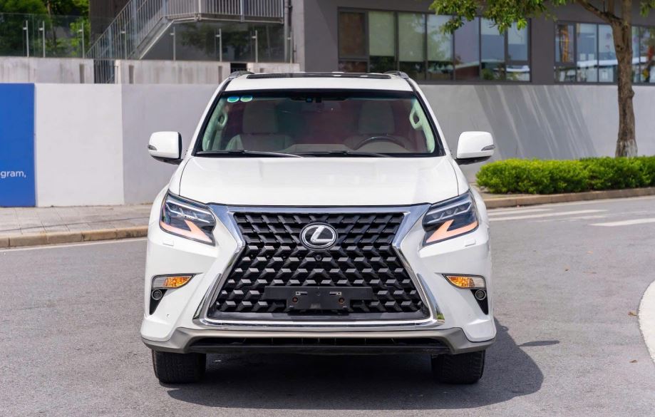 Lexus GX 460 lăn bánh 1 thập kỷ chào bán với giá ngang Ford Explorer