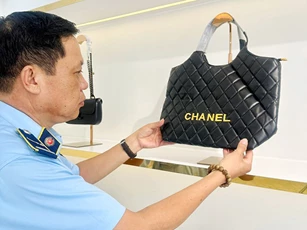 Đà Nẵng: Liên tiếp xử phạt bán hàng giả nhãn hiệu nổi tiếng tại quận du lịch trọng điểm