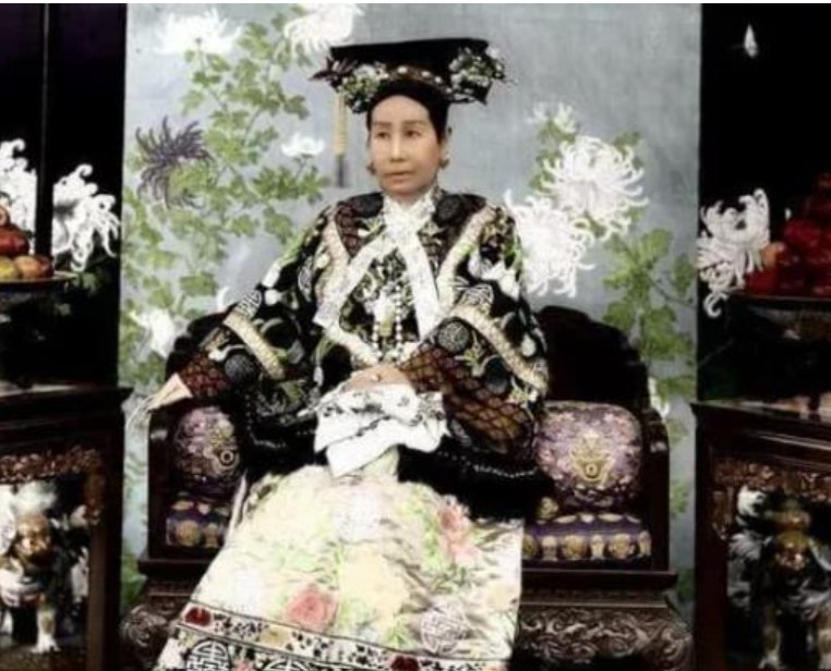 Từ Hi Thái Hậu khi còn trẻ có dung nhan ra sao?