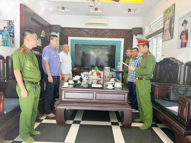 Khởi tố giám đốc doanh nghiệp vi phạm khai thác khoáng sản