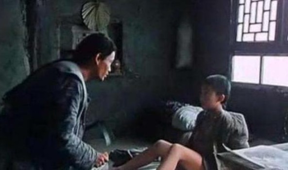 Thái giám bị thiến bằng 3 con dao, mỗi loại có một công dụng khác nhau, lão thái giám: Những con dao rất hữu dụng và một con không thể thiếu