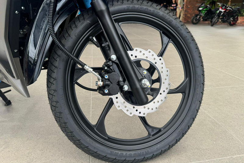 ‘Ông hoàng xe số’ giá gần 25 triệu đồng, so kè cùng Honda Wave Alpha, Yamaha Sirius