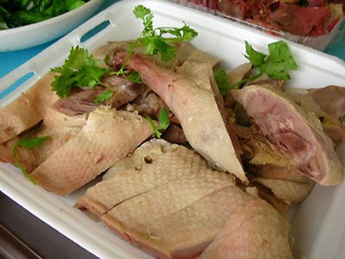 Bí quyết luộc thịt vịt ngọt thơm, không bị hôi