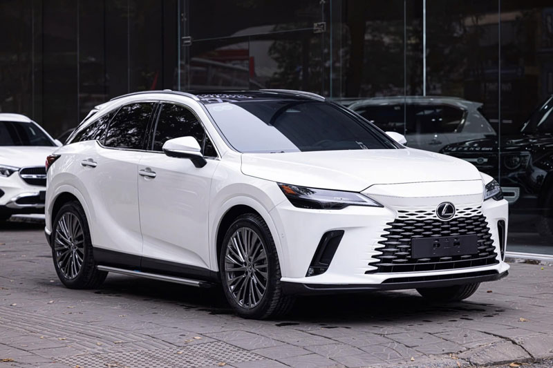 Chạy 'siêu lướt' 900 km, xe sang Lexus RX 350 2024 đã vội lên sàn xe cũ