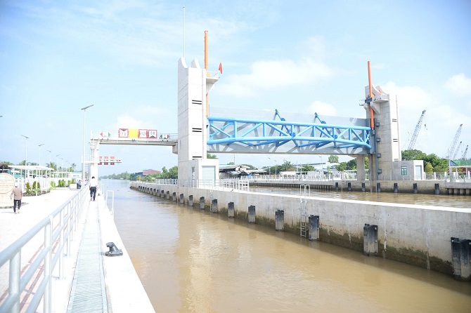 Công trình ngăn mặn lớn thứ hai Đồng bằng sông Cửu Long đi vào hoạt động