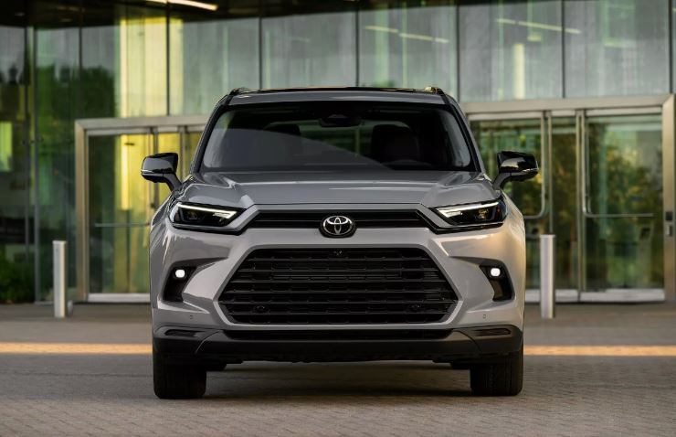 Toyota Grand Highlander 2025 ch&#x1ED1;t gi&#xE1; g&#x1EA7;n 960 tri&#x1EC7;u &#x111;&#x1ED3;ng, c&#x1EA1;nh tranh v&#x1EDB;i Hyundai Palisade