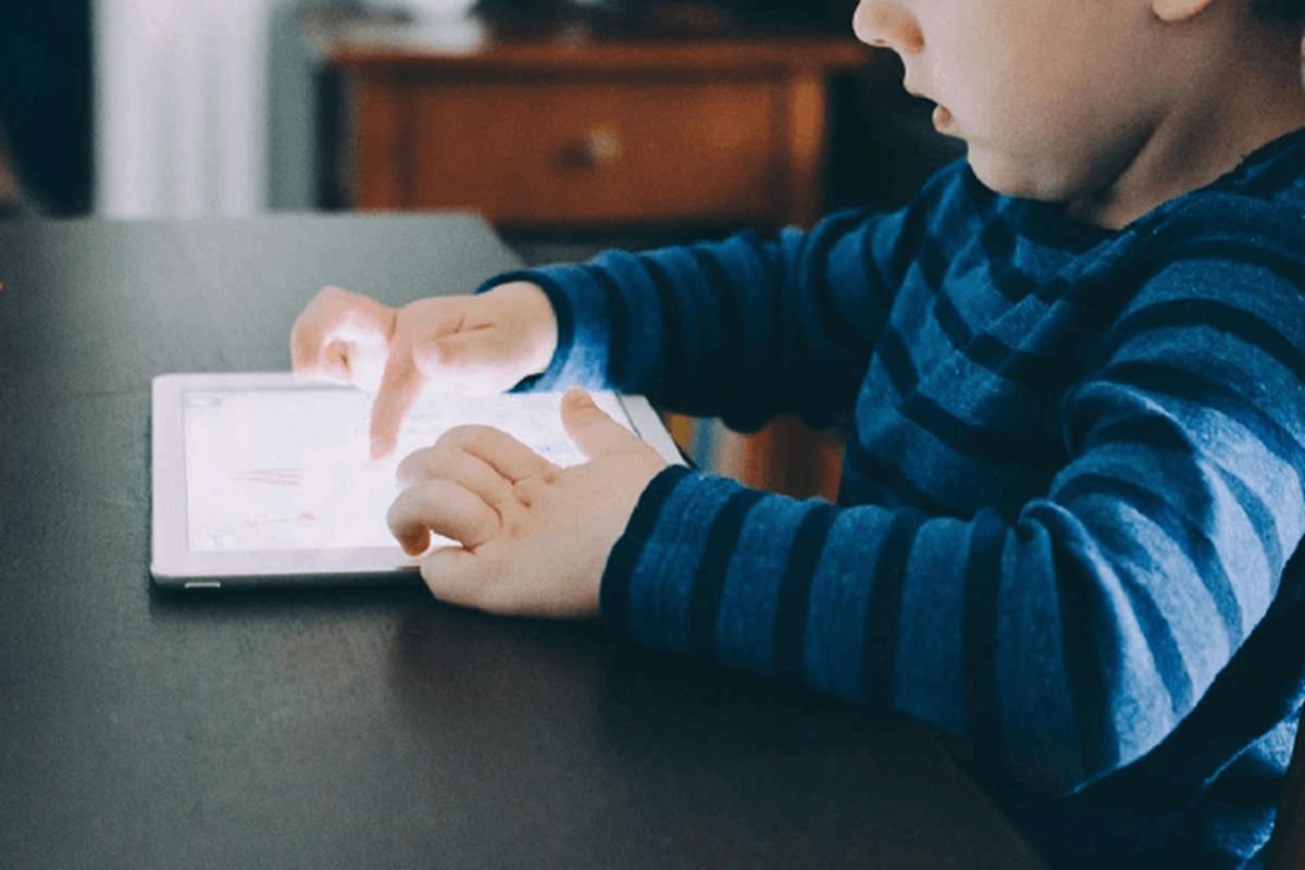 Cha mẹ thông minh không bao giờ cấm trẻ làm 10 điều 'có hại' này