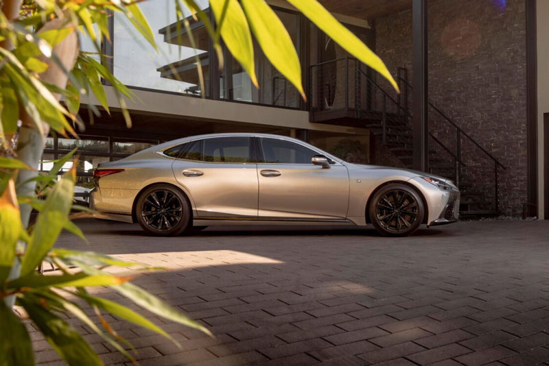 Lexus LS 2025 chốt giá hơn 1,9 tỷ đồng