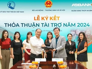 Hỗ trợ xây dựng nhà ở bán trú, công trình vệ sinh cho học sinh vùng cao