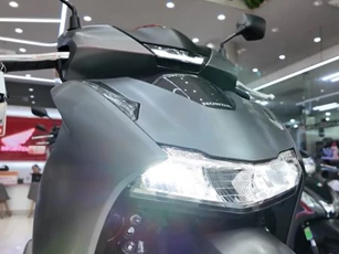Honda SH phiên bản mới đổ bộ đại lý Việt: Giá 'mềm', thiết kế cập nhật đẹp hơn, trang bị cực đỉnh