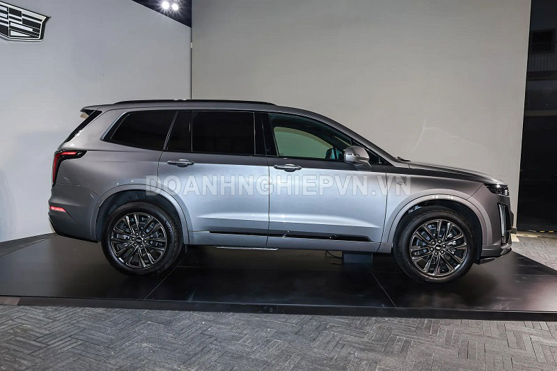 ‘SUV chủ tịch’ Cadillac XT6 2025 chốt giá gần 1,5 tỷ đồng, so kè cùng Lexus RX, Mercedes-Benz GLE