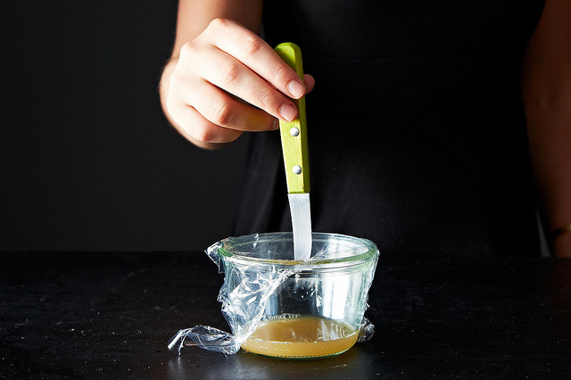 Tuyệt chiêu xua đuổi, tiêu diệt ruồi giấm cực đơn giản