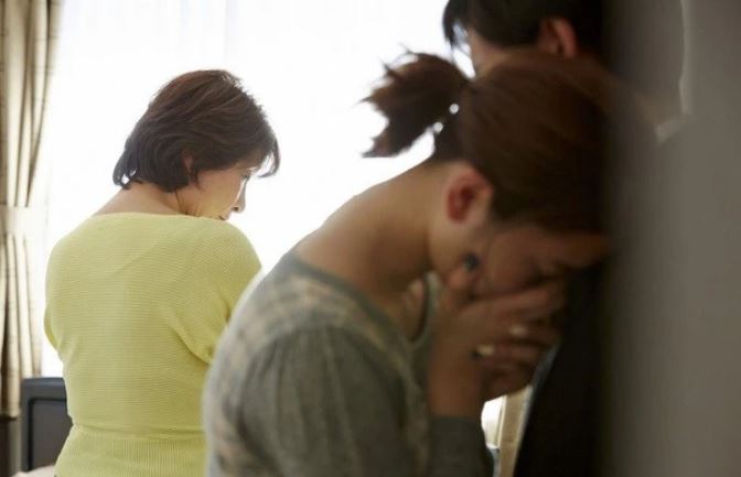 Trước màn thoái thác nuôi mẹ, câu nói của người con út khiến đại gia đình thay đổi lập trường