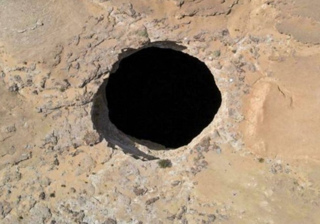 Bí ẩn 'Giếng địa ngục' được coi là nơi giam quỷ dữ ở Yemen