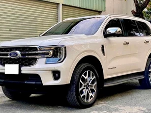 Lăn bánh 1 năm, Ford Everest "lướt" đã vội lên sàn xe cũ