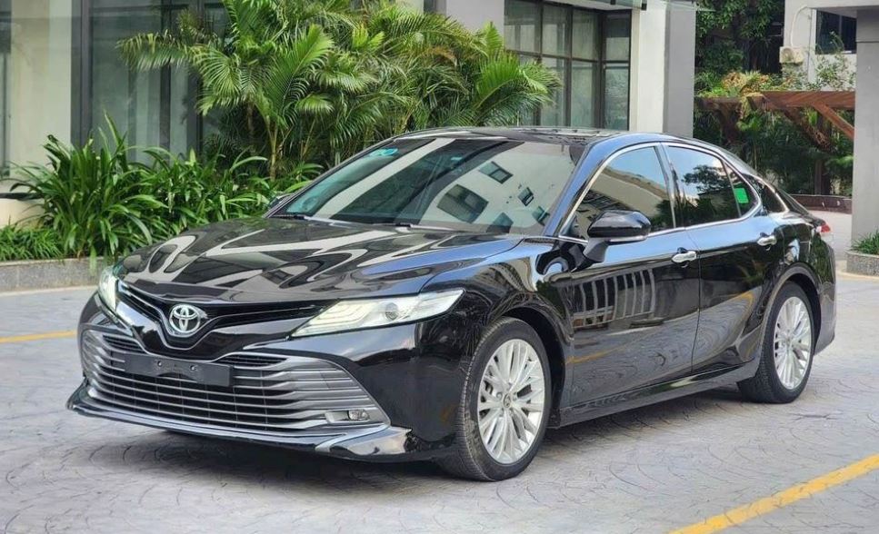 Bất ngờ giá bán lại của Toyota Camry cũ sau 3 năm sử dụng