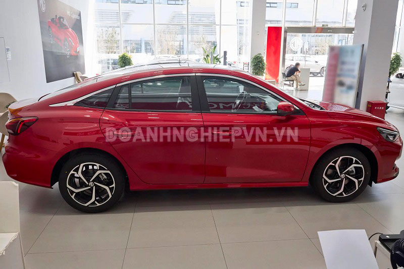 Cận cảnh MG5 2025: Công suất 181 mã lực, giá hơn 210 triệu đồng, sẵn sàng ‘ăn thua đủ’ với Hyundai Elantra