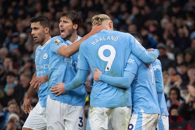 Man City có tới 5 cái tên góp mặt.