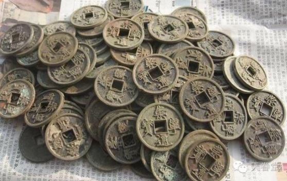 Chuyên gia tìm thấy kho báu nghìn tuổi dưới lòng sông, nặng 32.000 kg, giá trị lên tới con số không tưởng