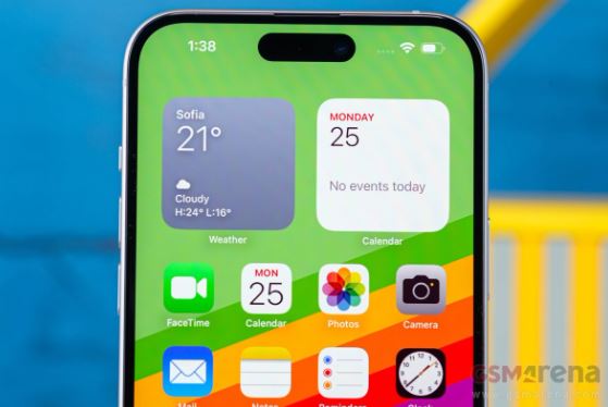 Thiếu AI, iPhone 15 Plus hạ giá sập sàn, màn Dynamic Island cực lớn rẻ bèo, đe dọa Galaxy S24+