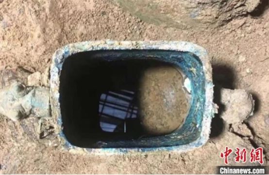 Phát hiện ‘kho báu’ và 1 thứ chất lỏng lạ lùng trong mộ cổ 3.000 năm, chuyên gia cũng phải ngỡ ngàng