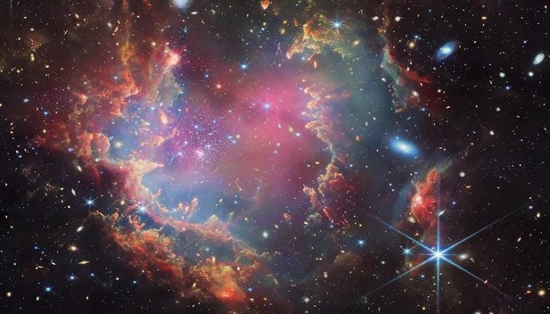 Vật thể "lai" sao và hành tinh đầu tiên lộ diện ngoài Ngân Hà