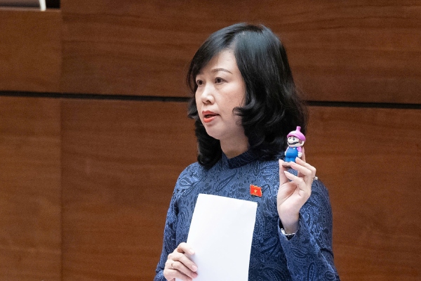 Bộ trưởng Y tế: Đề nghị Quốc hội ra nghị quyết cấm thuốc lá điện tử
