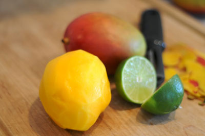 Kh&#xE1;m ph&#xE1; b&#xED; k&#xED;p d&#x1B0;&#x1EE1;ng tr&#x1EAF;ng da to&#xE0;n th&#xE2;n hi&#x1EC7;u qu&#x1EA3; t&#x1EA1;i nh&#xE0;