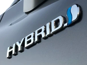 Ô tô hybrid tại Việt Nam xô đổ kỷ lục doanh số, bán hơn 1.400 xe