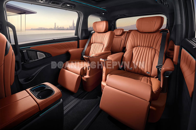 ‘Chuyên cơ mặt đất’ siêu tiết kiệm xăng, nội thất sang chảnh, giá gần 1,1 tỷ đồng, so kè cùng Toyota Alphard