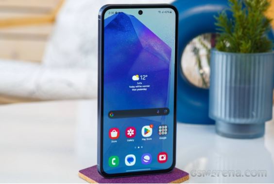 Kẻ thống trị phân khúc dưới 10 triệu Galaxy A55 tiếp tục giữ ngôi vua, thiết kế lẫn tính năng ngang ngửa Galaxy S24